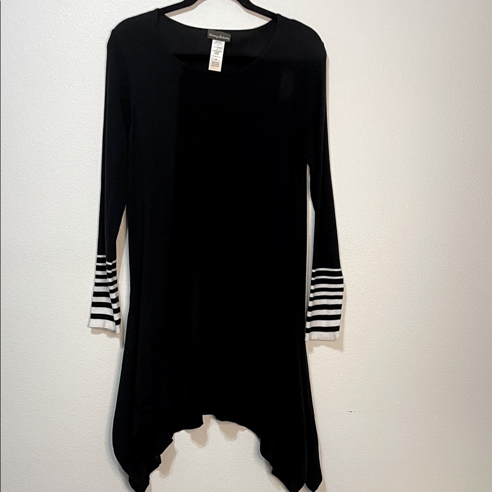 Tommy Bahama Black Dress with Striped Cuffs Size Large PTP 18”-20” EUC
